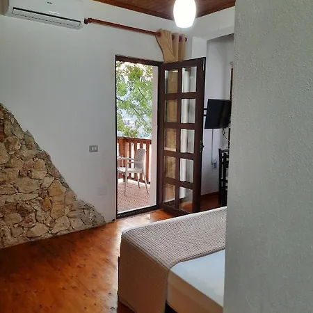 Bed & Breakfast Demaj *