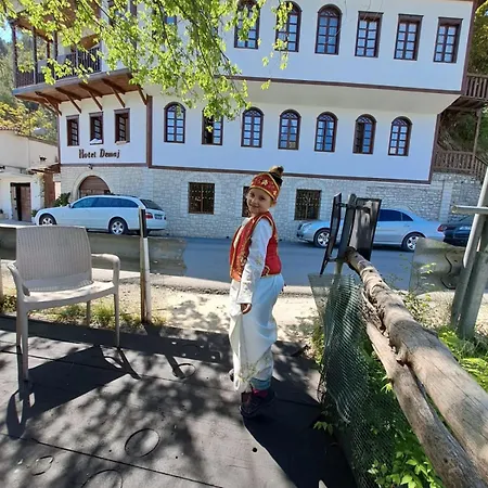 Demaj Bed & Breakfast 4*