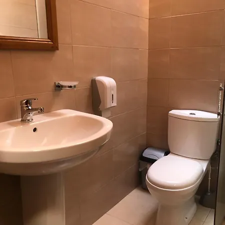 Demaj Bed & Breakfast 4*