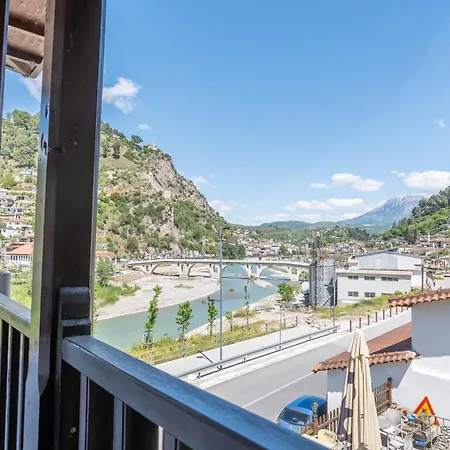 Demaj 4* Berat