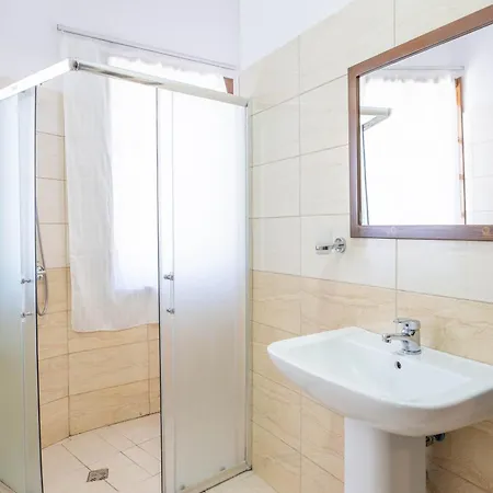 Demaj Bed & Breakfast 4*