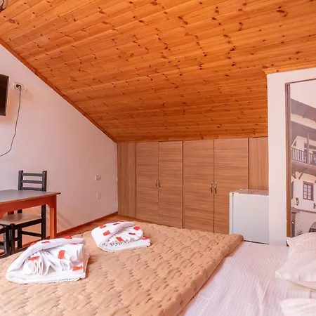Demaj 4* Berat