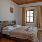 Demaj Bed & Breakfast 4*