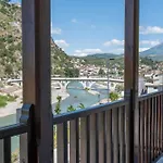 Demaj Bed & Breakfast 4*