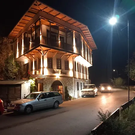 Demaj Bed & Breakfast 4*