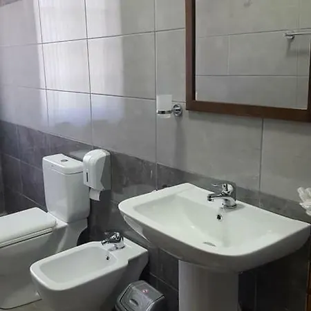 Demaj Bed & Breakfast 4*