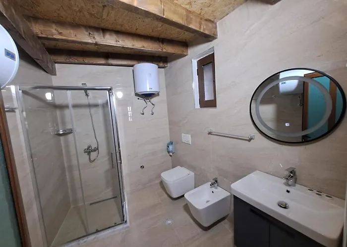 Bed and breakfast Demaj 4*