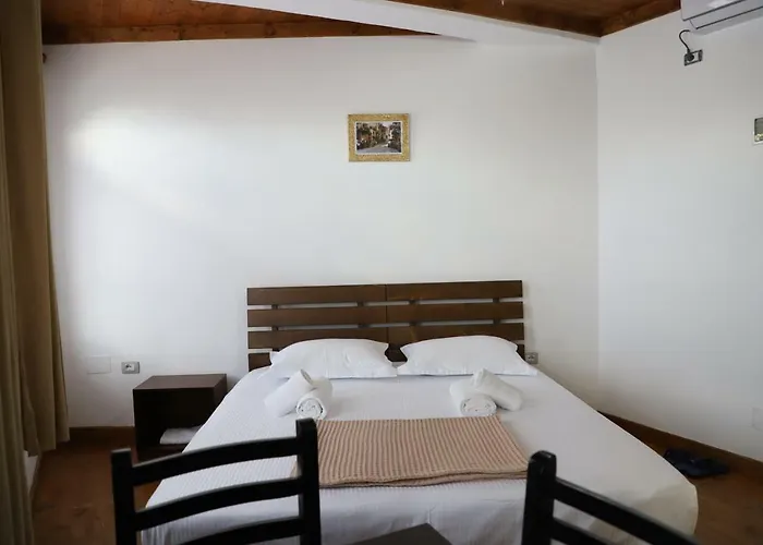 Bed and breakfast Demaj 4*