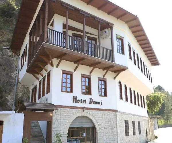 Bed and breakfast Demaj 4*